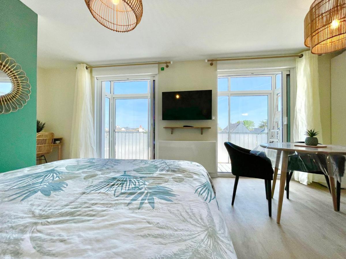 Le Phare Ouest - 80 M De La Mer - Vue Ocean Sur Le Balcon - Entierement Renove - Internet Haut Debit - Nouveau 플뢰메르 외부 사진